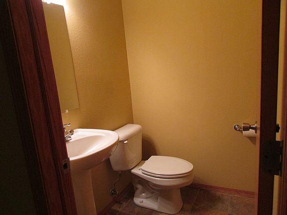 5th image of 4045 Derby Ln APT 1