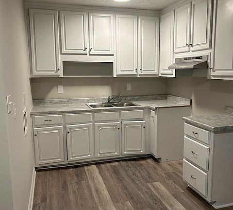 4th image of 771 West Ave #B