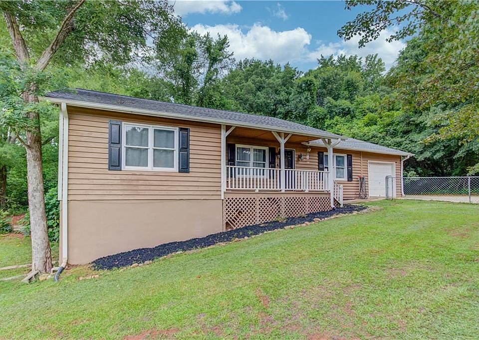 1st image of 3305 Ladd Dr