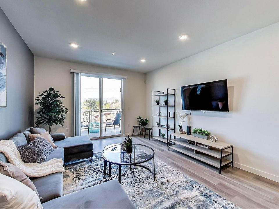 1st image of 11616 Burbank Blvd #3