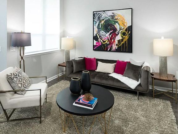 2nd image of 2081 California St #4
