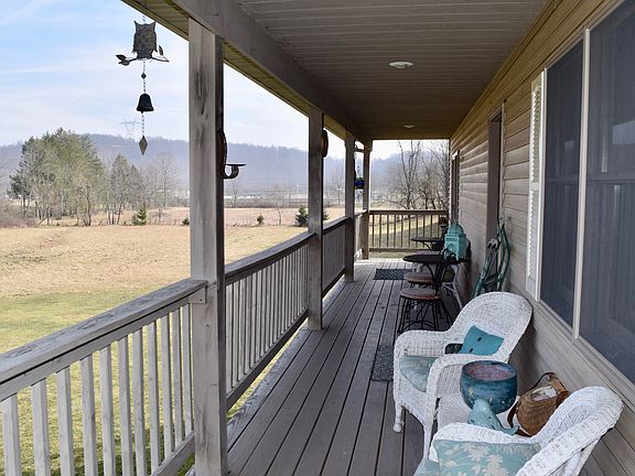 3rd image of 3895 Mayfair Ln