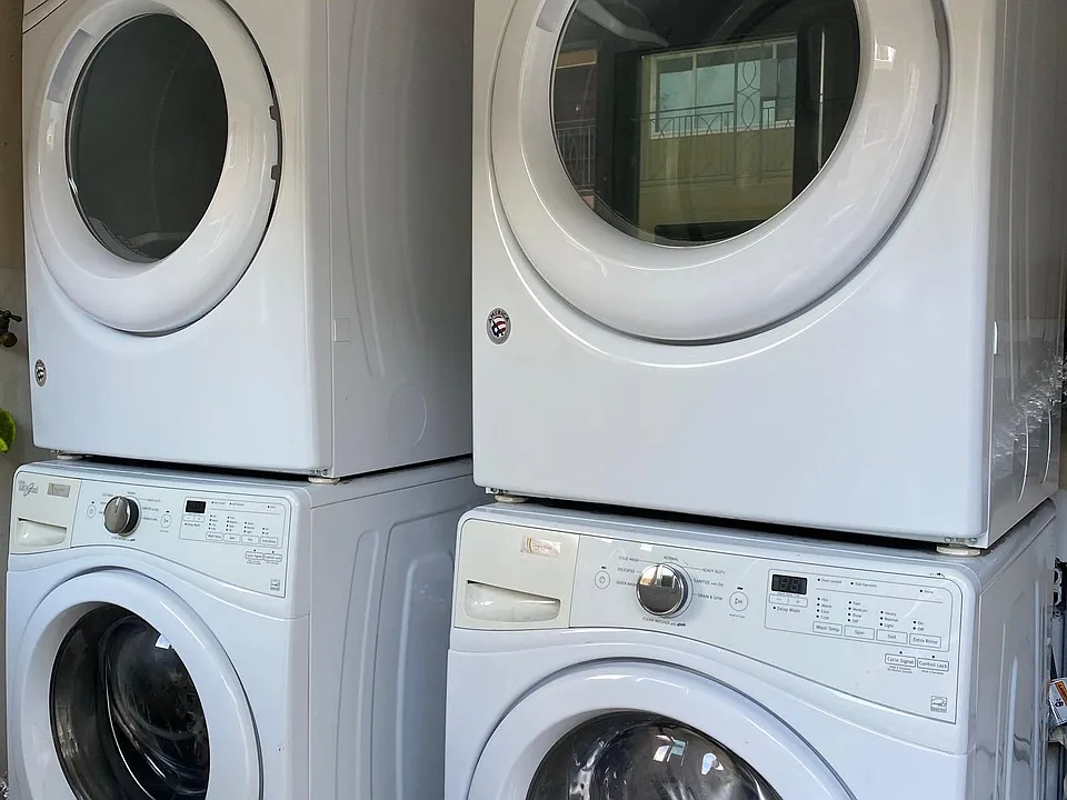 Free use of laundry machines for tenants