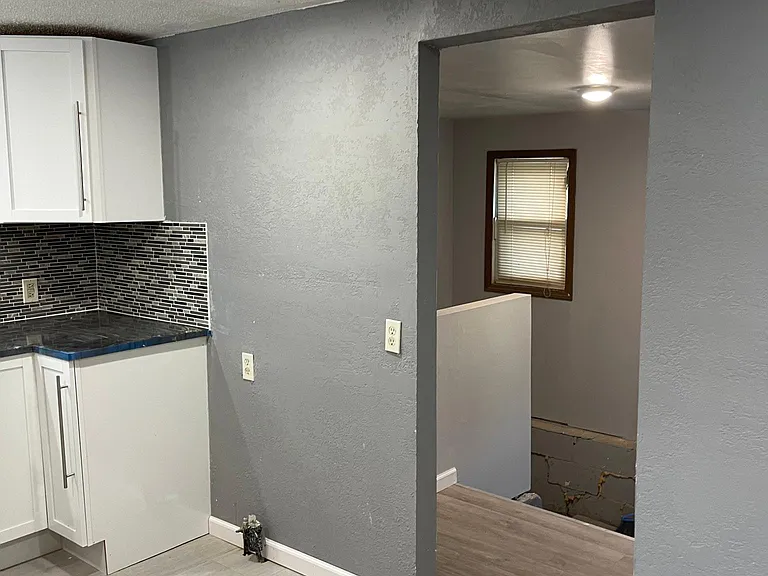 322 E Avenue D — Photo 11