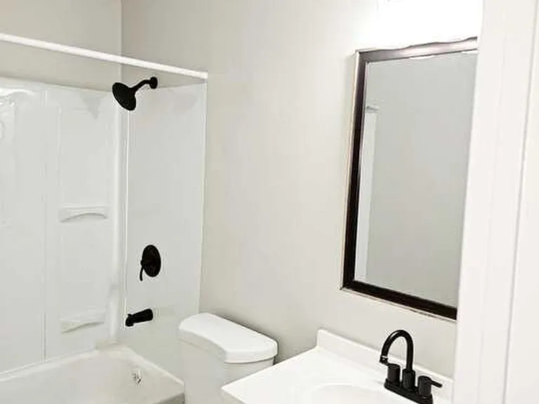 Avery Apartments — Photo 28