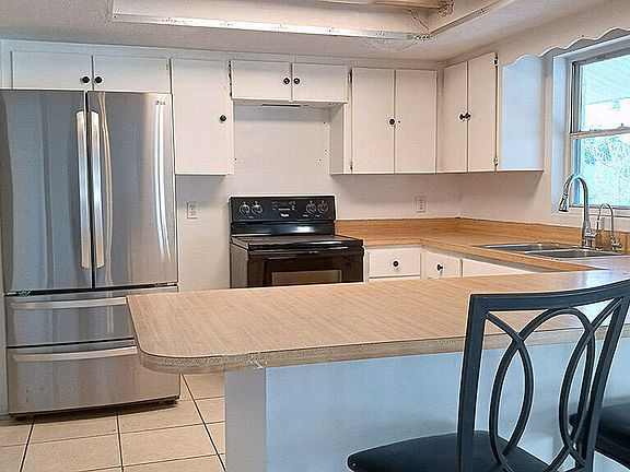 4th image of 1657 Slogar Cir