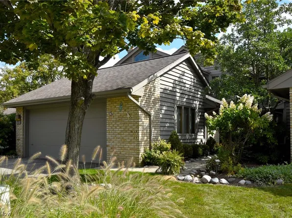 3 Deerfield Ln, Beachwood, OH 44122