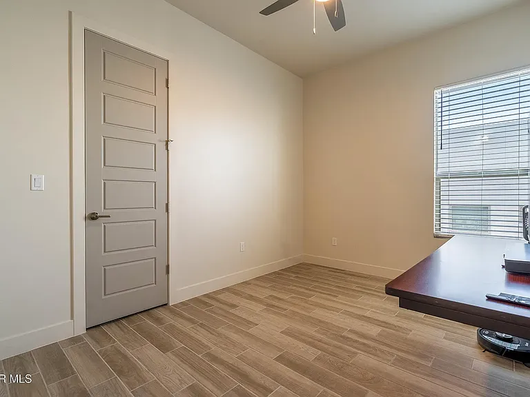 824 Durham Way — Photo 31