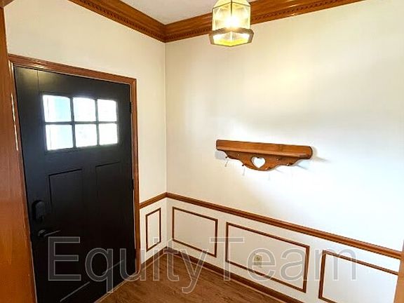 3rd image of 4020 Saint Martins Pl