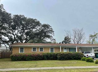 111 Navarre St, Gulf Breeze, FL 32561