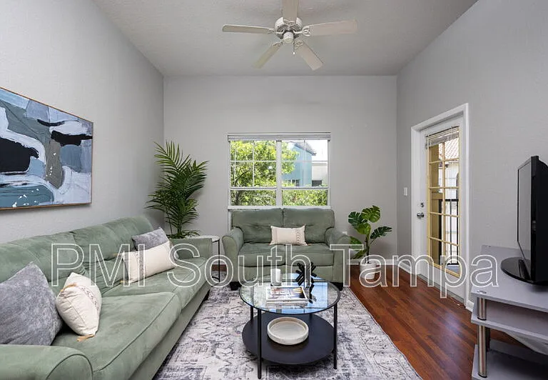 2421 W Horatio St #838 — Photo 3