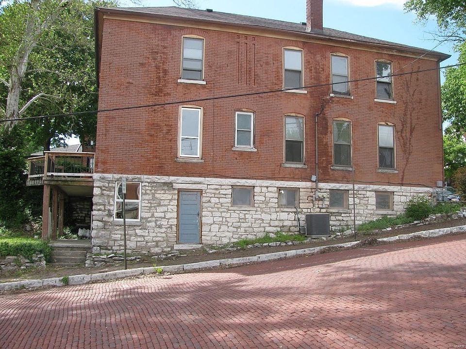 2nd image of 459 E 3rd St