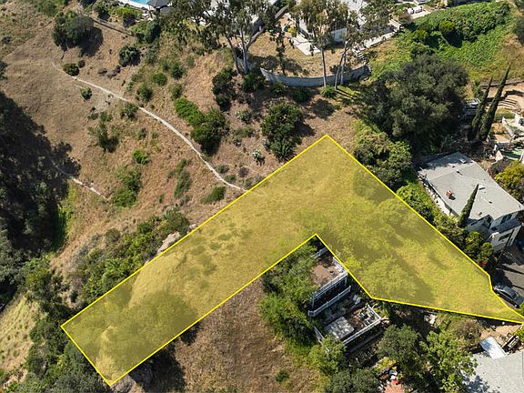 4th image of 2482 Yosemite Dr