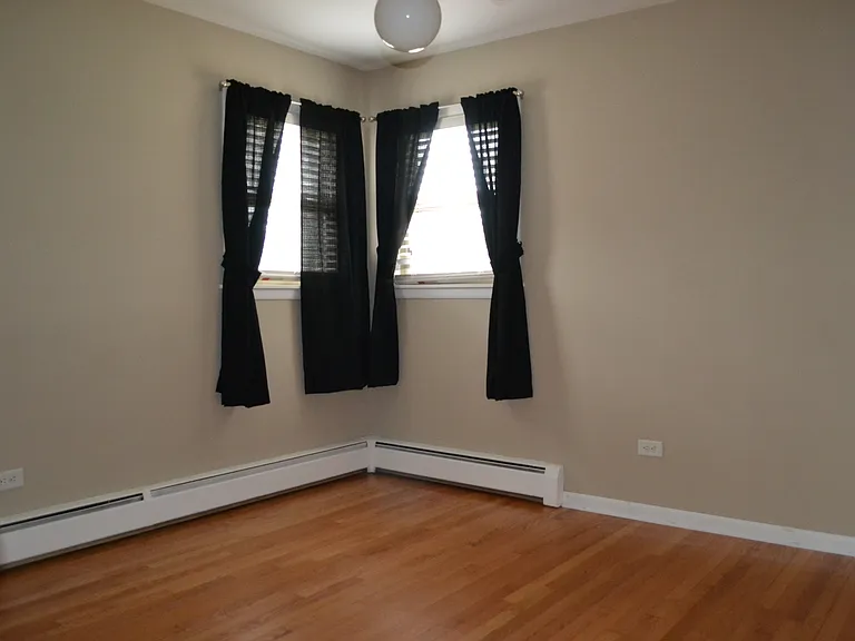 9647 S Sacramento Ave — Photo 10