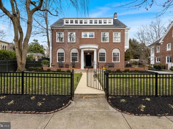 2207 Delaware Ave, Wilmington, DE 19806