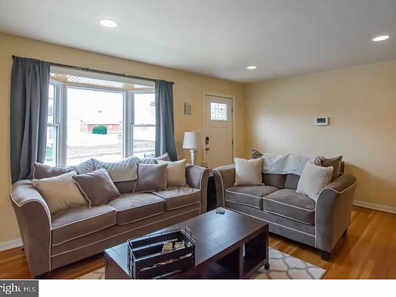 4th image of 104 E Keystone Ave