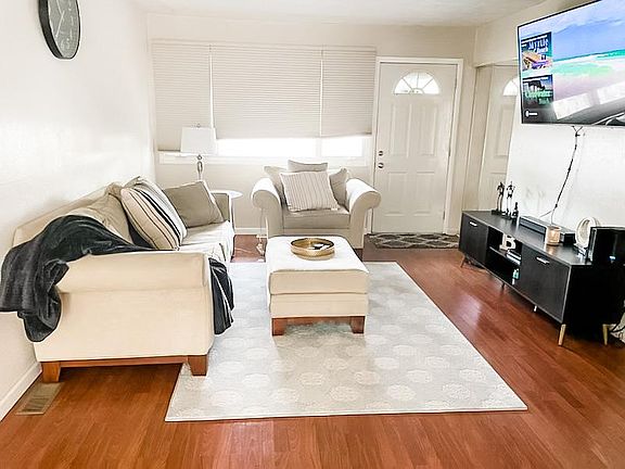 2nd image of 554 Adeline Ave
