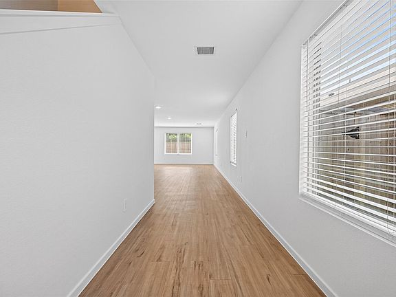 5th image of 17938 Becker Landing Dr