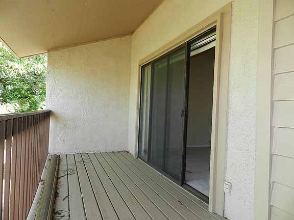 5th image of 2817 E 84th St