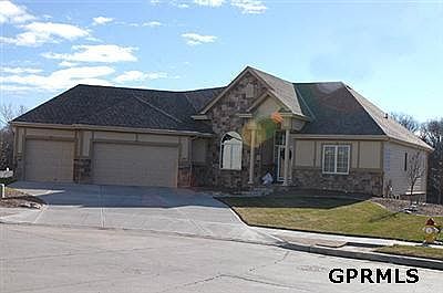 1st image of 11603 Bay Cres