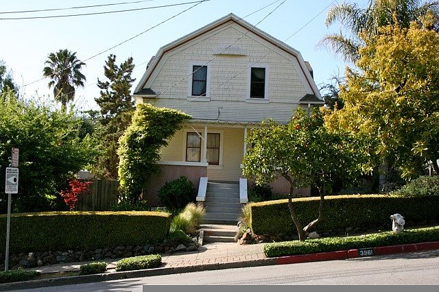 3961 Vale Ave front