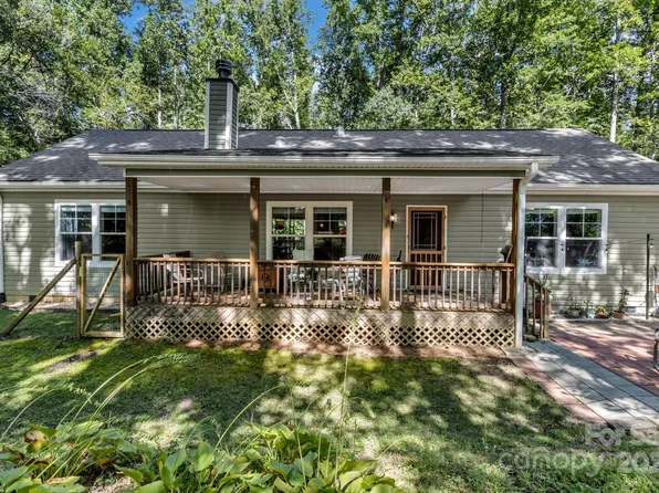 62 Hermit Springs Trl, Hendersonville, NC 28739