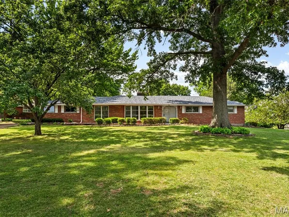 41 Harneywold Dr, Saint Louis, MO 63136