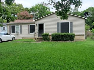 1502 Pecan St, Bonham, TX 75418