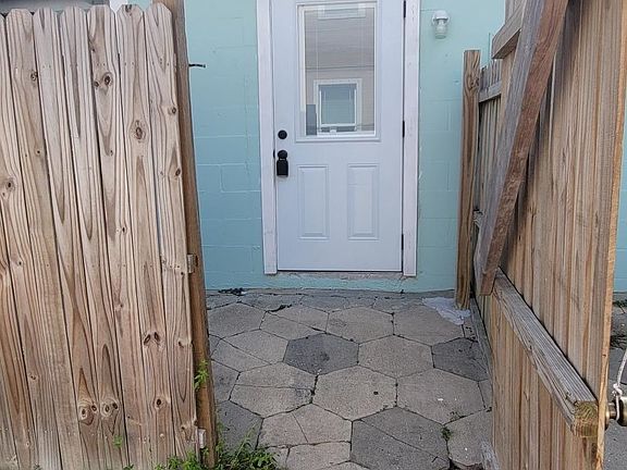 2nd image of 1405 7th Ave N #4
