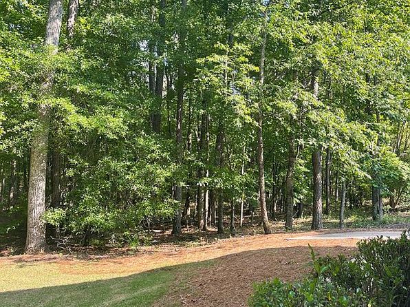 107 Cameron Pointe Dr, Lagrange, GA 30240