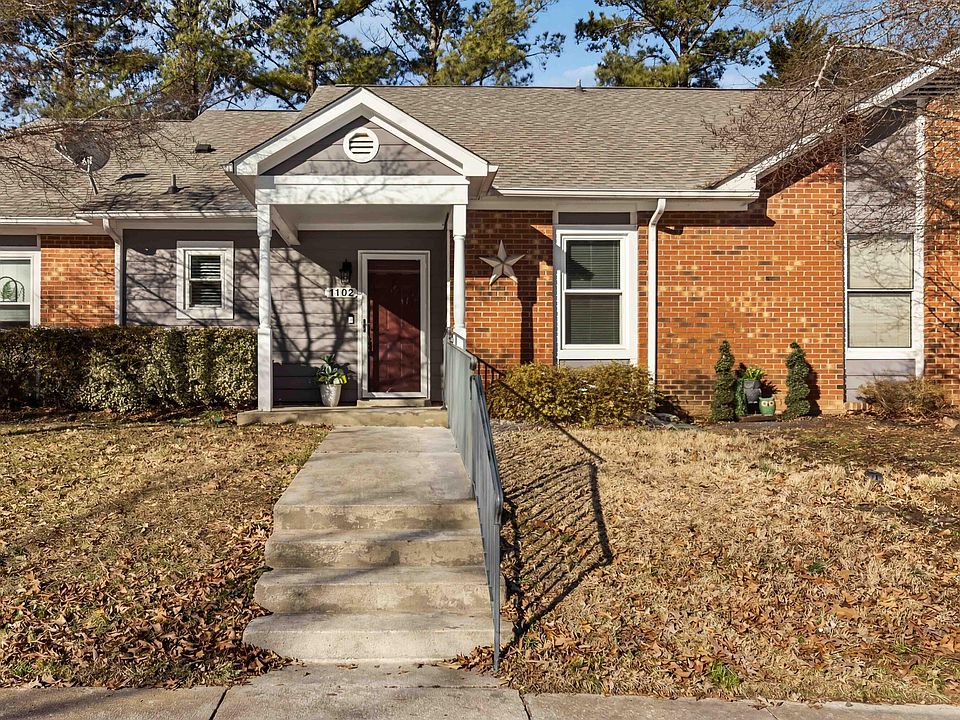 1st image of 1102 Huntington Park Dr