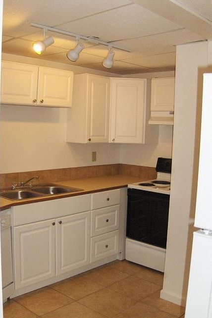 1st image of 211 W Cherry St
