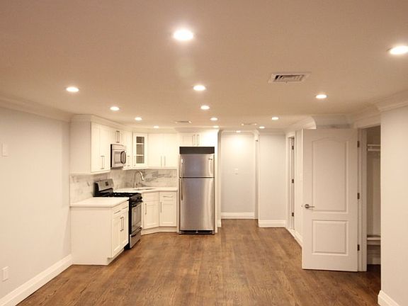 2nd image of 1335 Jefferson Ave #1