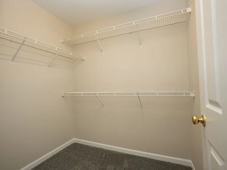 8065 Stoneham Ct — Photo 14