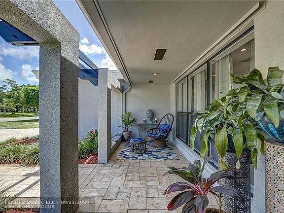 Home For Sale In Hollywood Hills