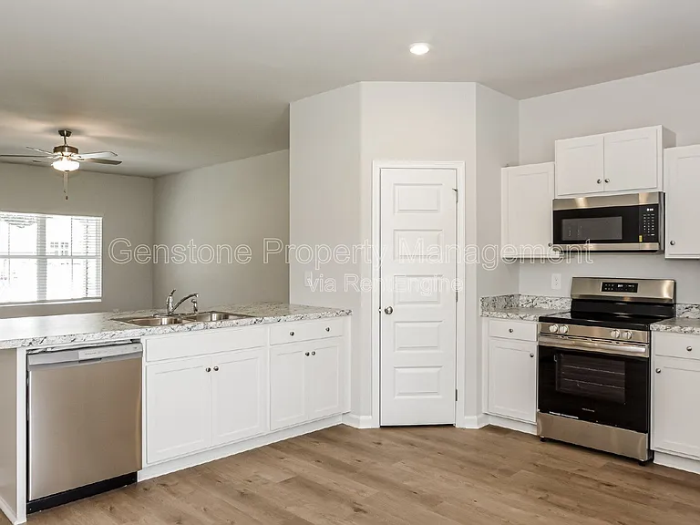 306 Spanish Moss Ct — Photo 8