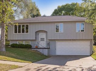 1643 30th Street Ct NW, Cedar Rapids, IA 52405