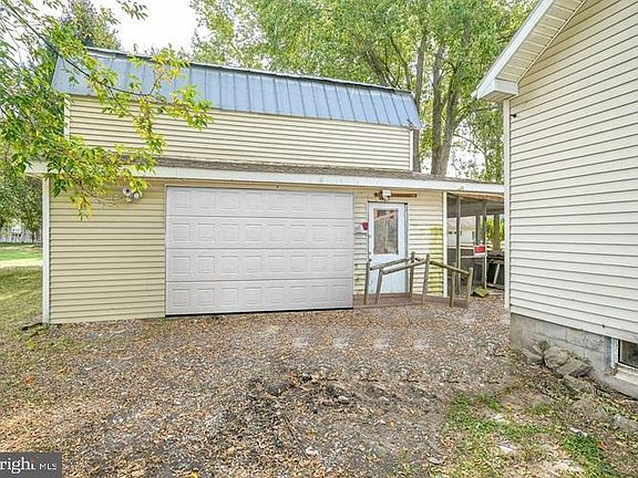 5th image of 62 Hillview Ln
