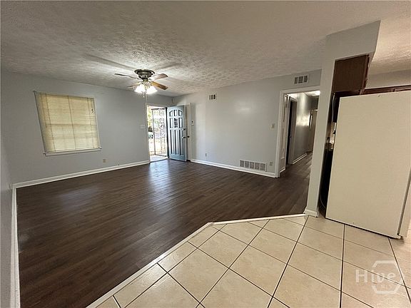 3rd image of 511 Dyches Dr