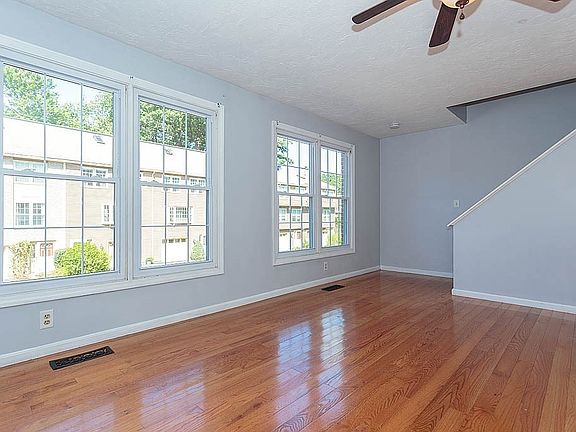 4th image of 83 Heritage Dr
