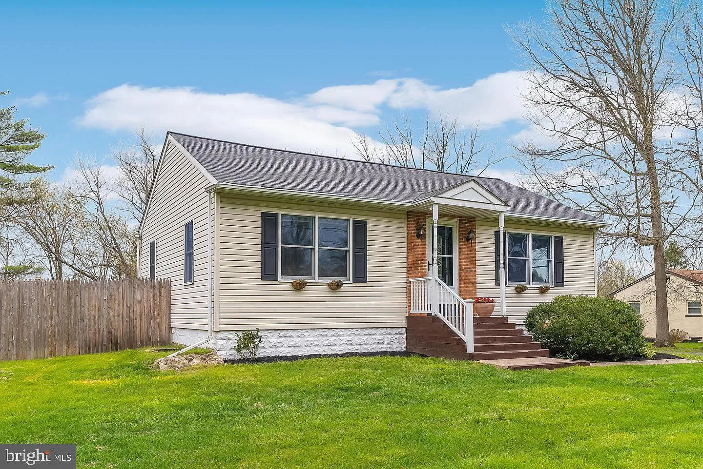 3 bed, 936 sqft, $3,200 — Photo 3