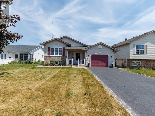 121 Rochelle Cres, Fort Erie, ON L0S 1N0