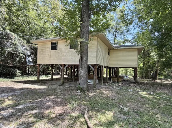 136 Parkside Dr, Picayune, MS 39466