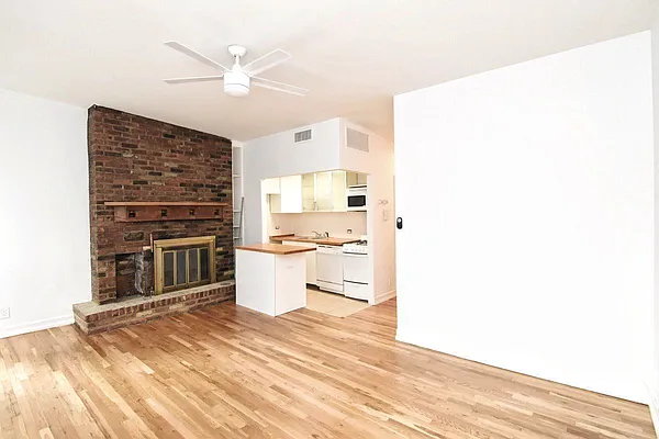 Rented by Bohemia Realty Group | media 2