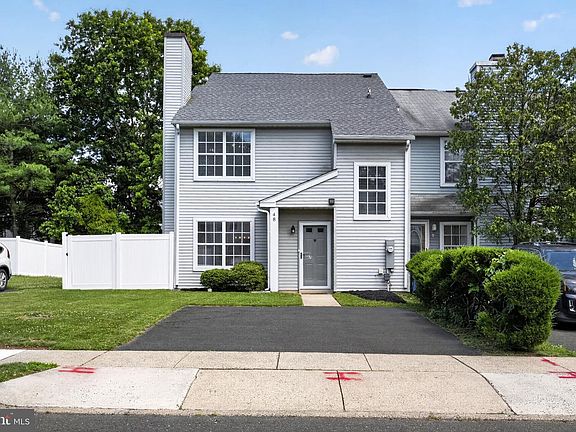2nd image of 48 Bark Hollow Ln
