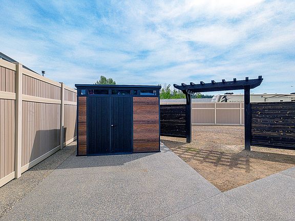 3rd image of 415 Commonwealth Rd #321