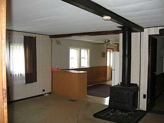 4th image of 121 Swing Ln