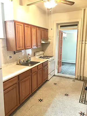 Rented by Amorelli Realty | media 11