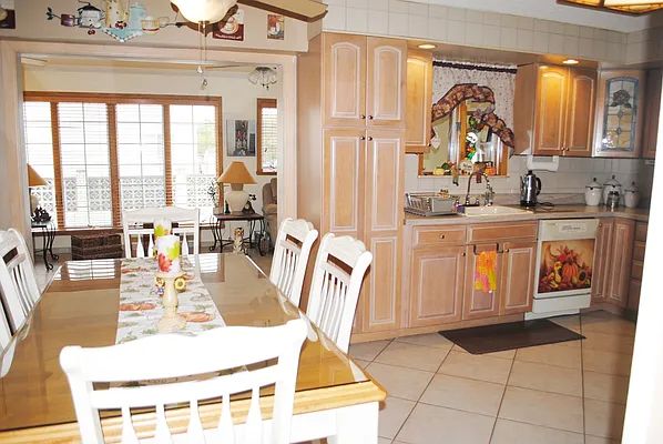 Sold by Homesite Realty Inc. | media 31