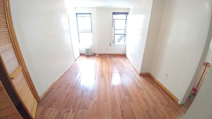 Rented by Downtown Mgt & Realty LLC | media 7